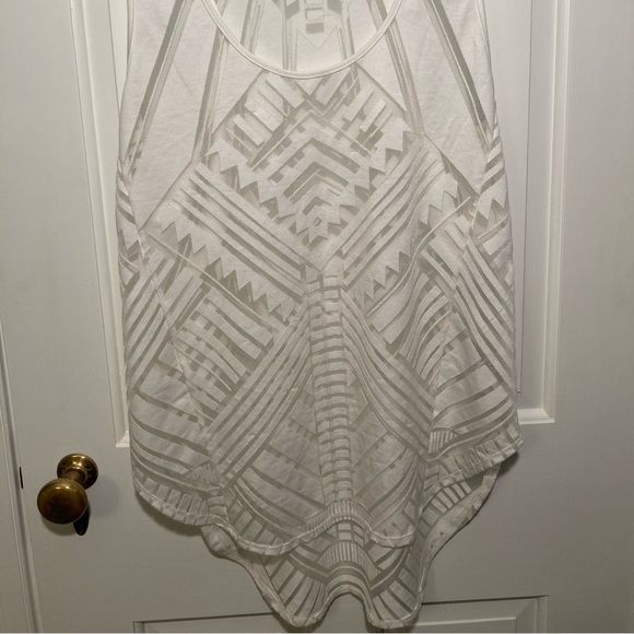 Mossimo Medium White Tank Top Shirt Geometric Aztec Pattern See Through Stripe - Picture 2 of 11